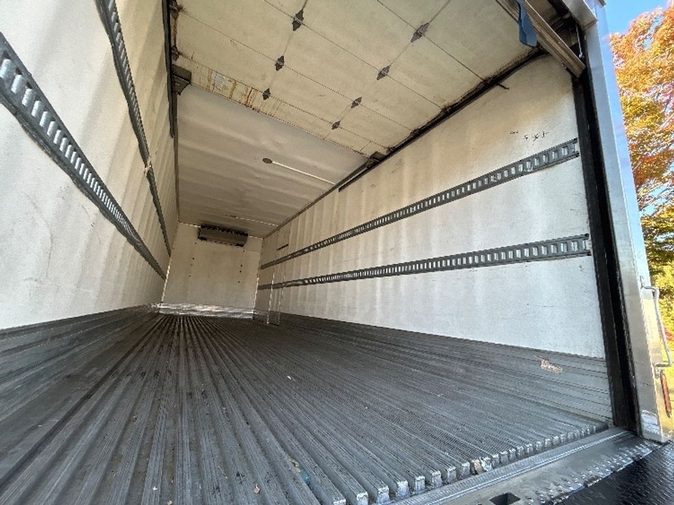 Refrigerated Truck-Light and Medium Duty Trucks-International-2021-MV607-Fitchburg-MA-194,067\n\t\tmiles-$ 54,750 - Image 11