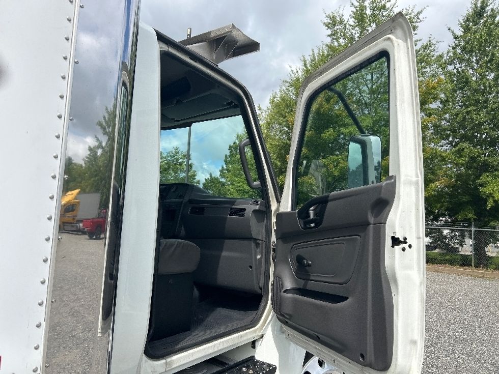 Refrigerated Truck-Light and Medium Duty Trucks-International-2021-MV607-Forest Park-GA-383,098\n\t\tmiles-$ 24,500 - Image 19