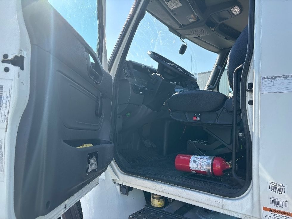 Refrigerated Truck-Light and Medium Duty Trucks-International-2021-MV607-Fresno-CA-109,107\n\t\tmiles-$ 73,750 - Image 16