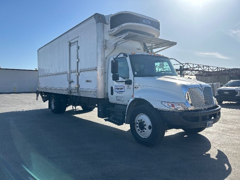 Refrigerated Truck-Light and Medium Duty Trucks-International-2021-MV607-Fresno-CA-123,771\n\t\tmiles-$ 72,000 - Image 1