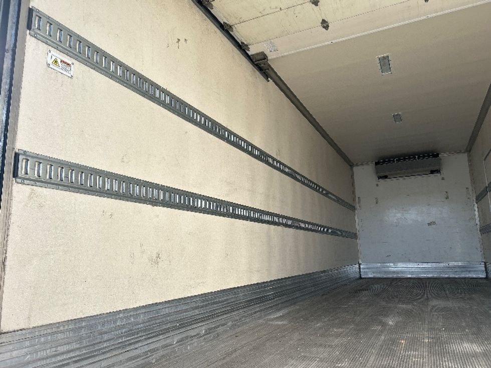 Refrigerated Truck-Light and Medium Duty Trucks-International-2021-MV607-Fresno-CA-123,771\n\t\tmiles-$ 72,000 - Image 11