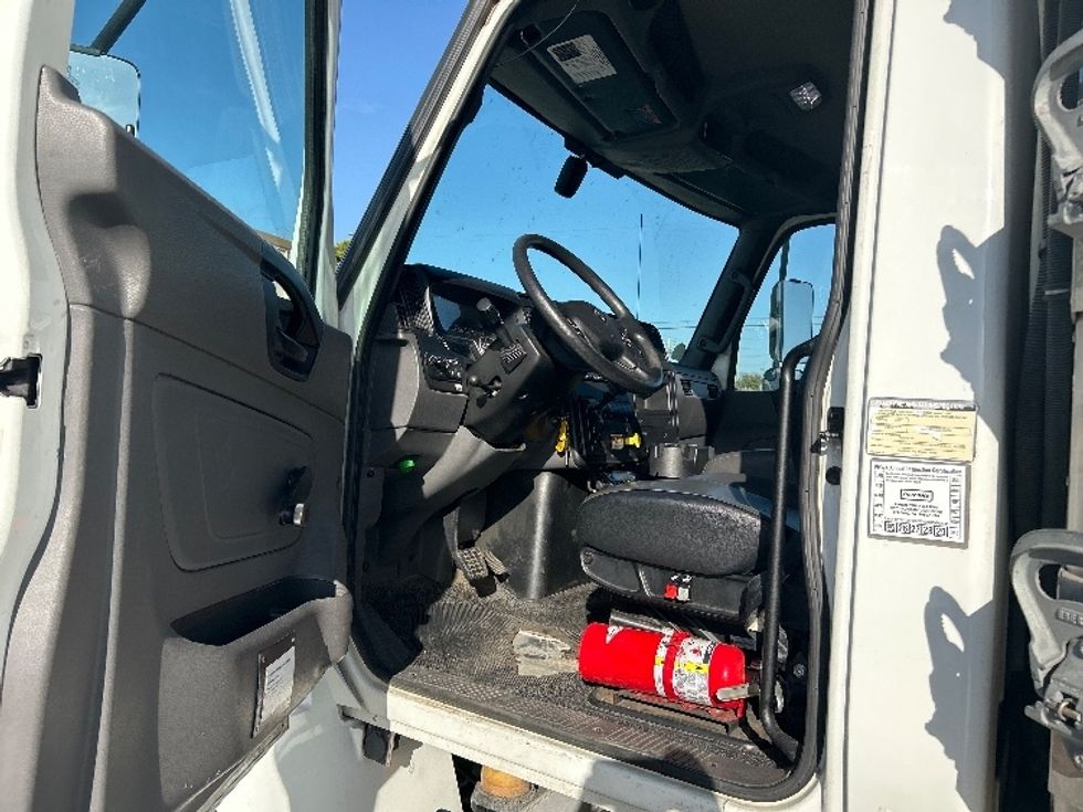 Refrigerated Truck-Light and Medium Duty Trucks-International-2021-MV607-Fresno-CA-123,771\n\t\tmiles-$ 72,000 - Image 16