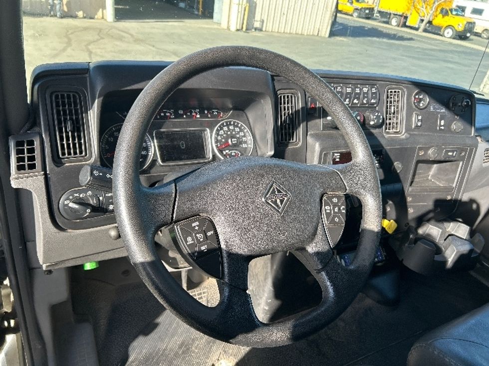 Refrigerated Truck-Light and Medium Duty Trucks-International-2021-MV607-Fresno-CA-123,771\n\t\tmiles-$ 72,000 - Image 17
