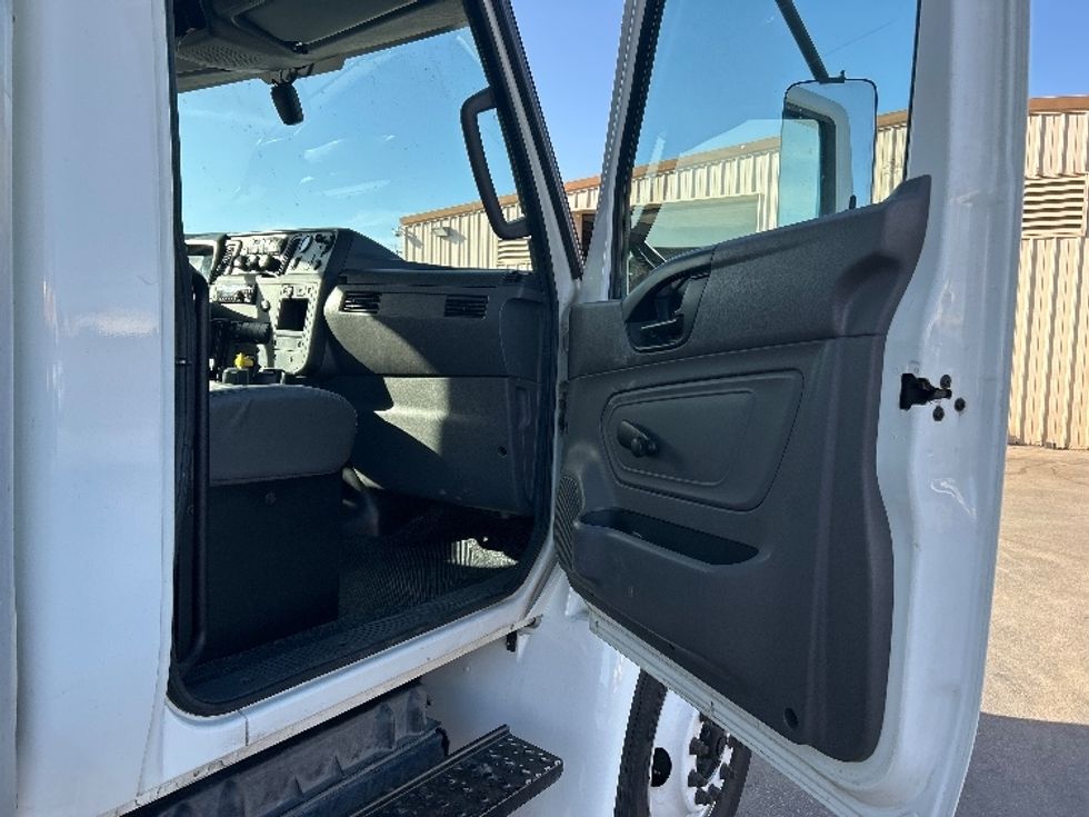 Refrigerated Truck-Light and Medium Duty Trucks-International-2021-MV607-Fresno-CA-123,771\n\t\tmiles-$ 72,000 - Image 20