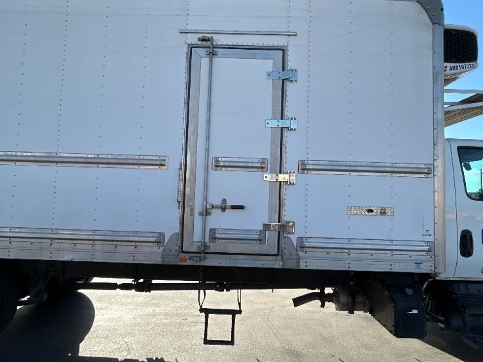 Refrigerated Truck-Light and Medium Duty Trucks-International-2021-MV607-Fresno-CA-123,771\n\t\tmiles-$ 72,000 - Image 25