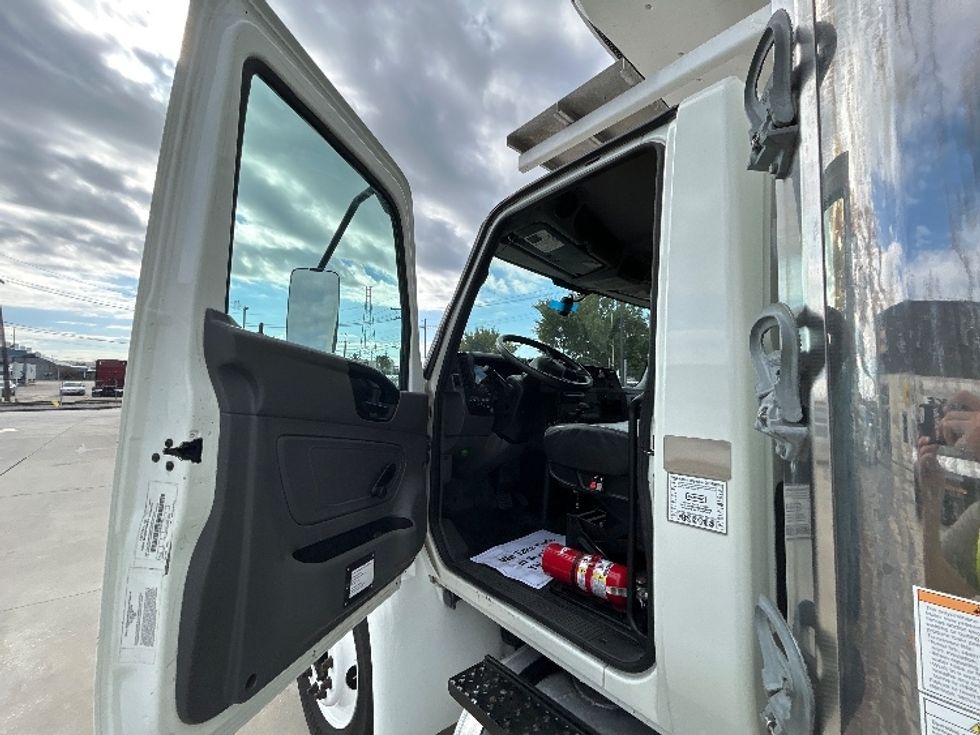 Refrigerated Truck-Light and Medium Duty Trucks-International-2021-MV607-Hammond-LA-214,814\n\t\tmiles-$ 57,000 - Image 16