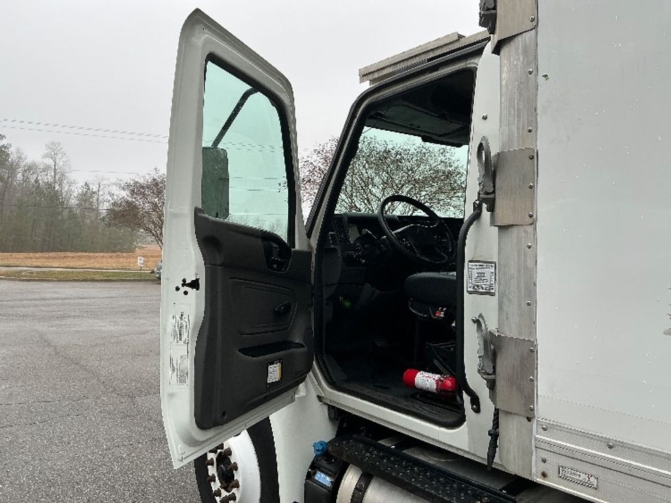 Refrigerated Truck-Light and Medium Duty Trucks-International-2021-MV607-Harrisonburg-VA-304,778\n\t\tmiles-$ 35,000 - Image 16