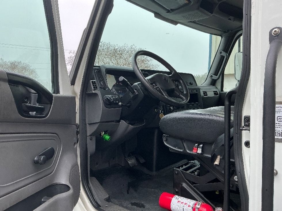 Refrigerated Truck-Light and Medium Duty Trucks-International-2021-MV607-Harrisonburg-VA-304,778\n\t\tmiles-$ 35,000 - Image 17