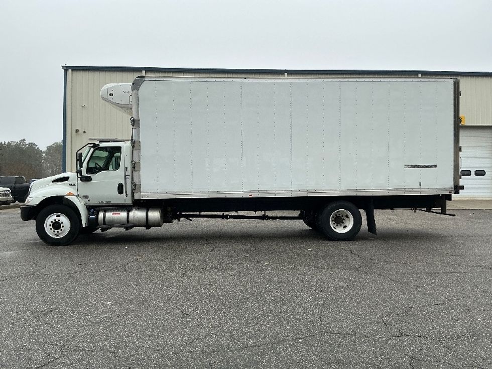 Refrigerated Truck-Light and Medium Duty Trucks-International-2021-MV607-Harrisonburg-VA-304,778\n\t\tmiles-$ 35,000 - Image 4