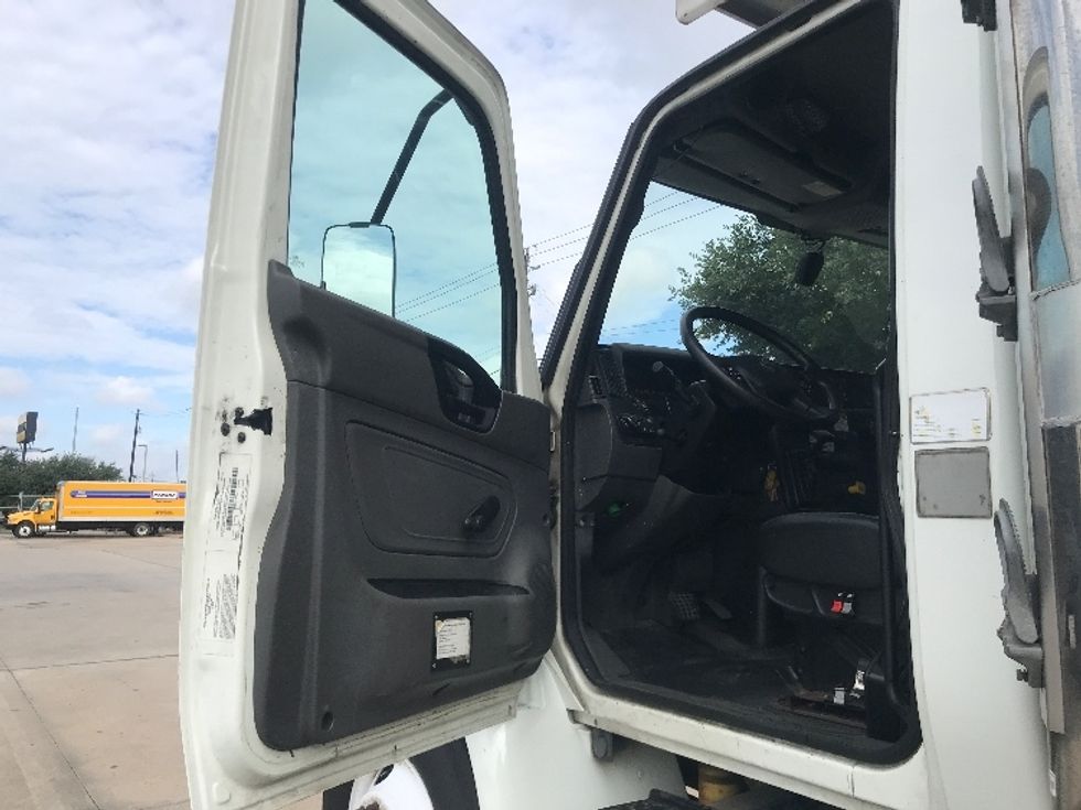 Refrigerated Truck-Light and Medium Duty Trucks-International-2021-MV607-Houston-TX-303,001\n\t\tmiles-$ 16,500 - Image 15