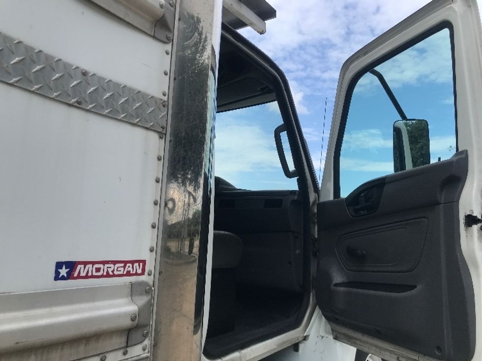 Refrigerated Truck-Light and Medium Duty Trucks-International-2021-MV607-Houston-TX-303,001\n\t\tmiles-$ 16,500 - Image 19