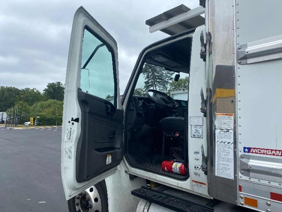 Refrigerated Truck-Light and Medium Duty Trucks-International-2021-MV607-Jessup-MD-172,643\n\t\tmiles-$ 64,250 - Image 16