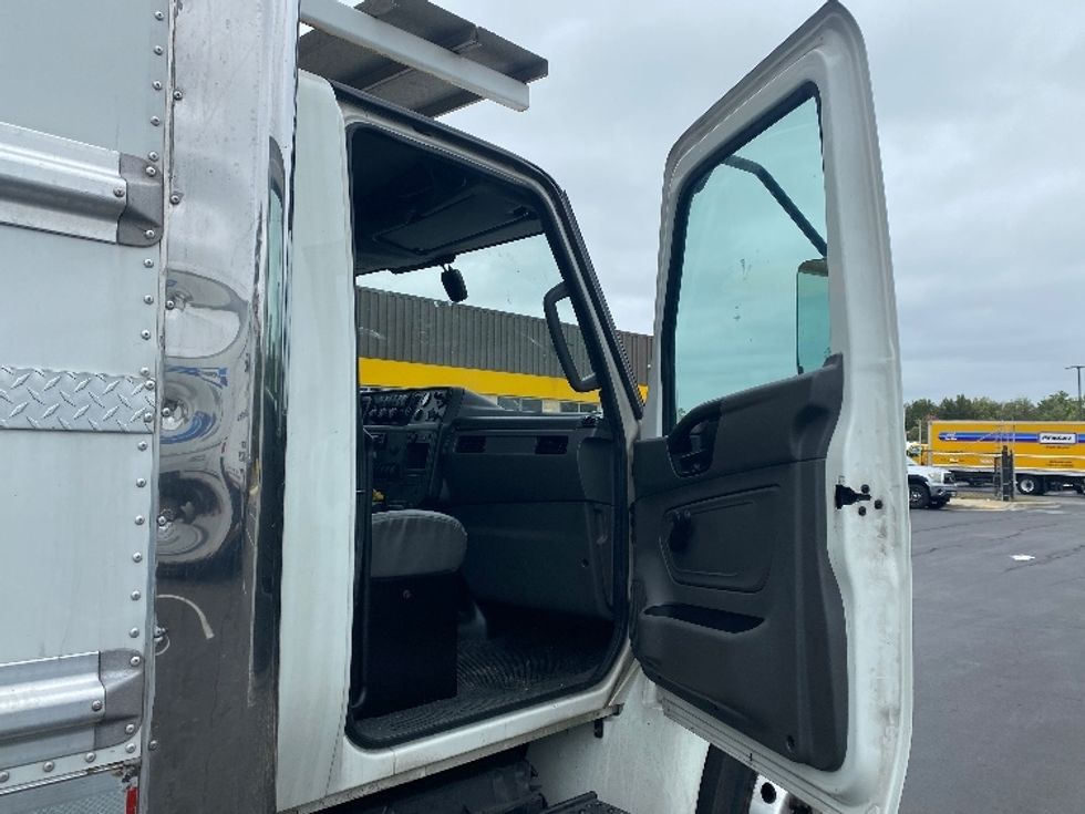 Refrigerated Truck-Light and Medium Duty Trucks-International-2021-MV607-Jessup-MD-172,643\n\t\tmiles-$ 64,250 - Image 20