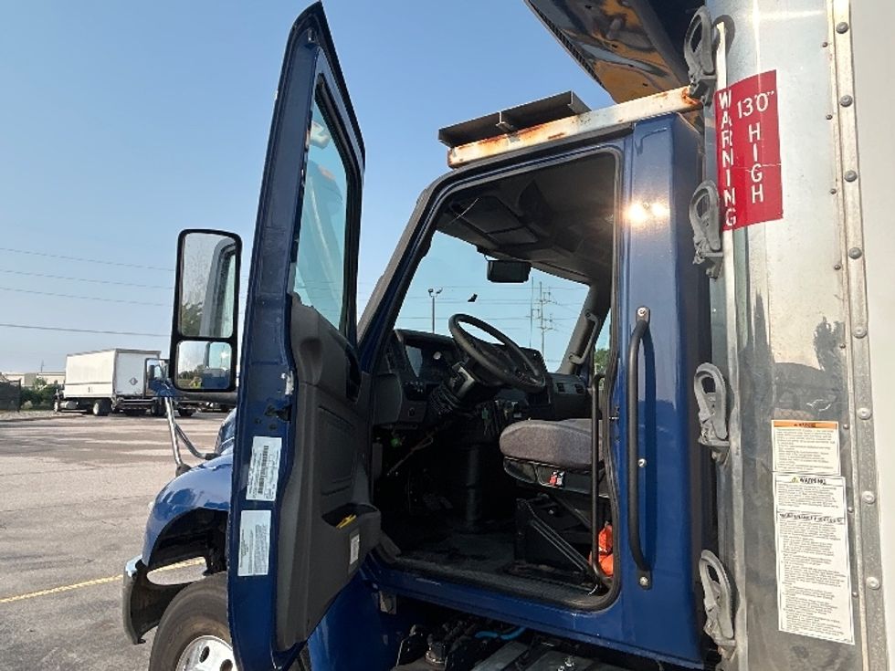 Refrigerated Truck-Light and Medium Duty Trucks-International-2021-MV607-Kentwood-MI-290,691\n\t\tmiles-$ 36,500 - Image 16