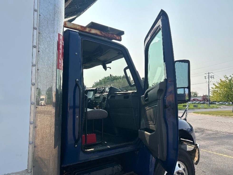 Refrigerated Truck-Light and Medium Duty Trucks-International-2021-MV607-Kentwood-MI-290,691\n\t\tmiles-$ 36,500 - Image 20