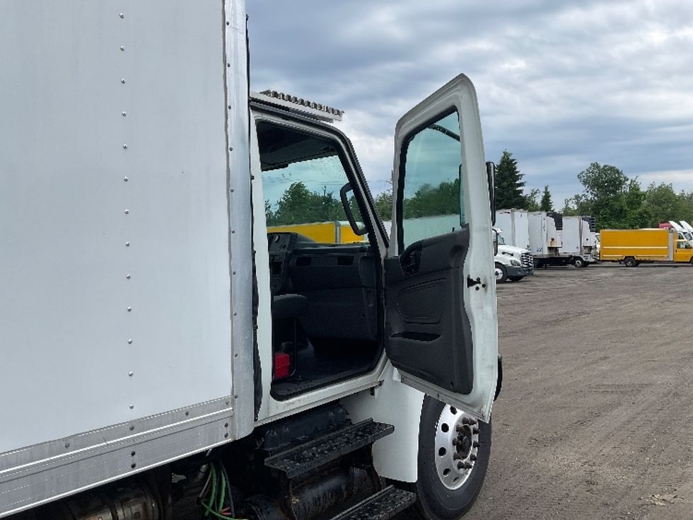 Refrigerated Truck-Light and Medium Duty Trucks-International-2021-MV607-Londonderry-NH-223,586\n\t\tmiles-$ 55,250 - Image 20