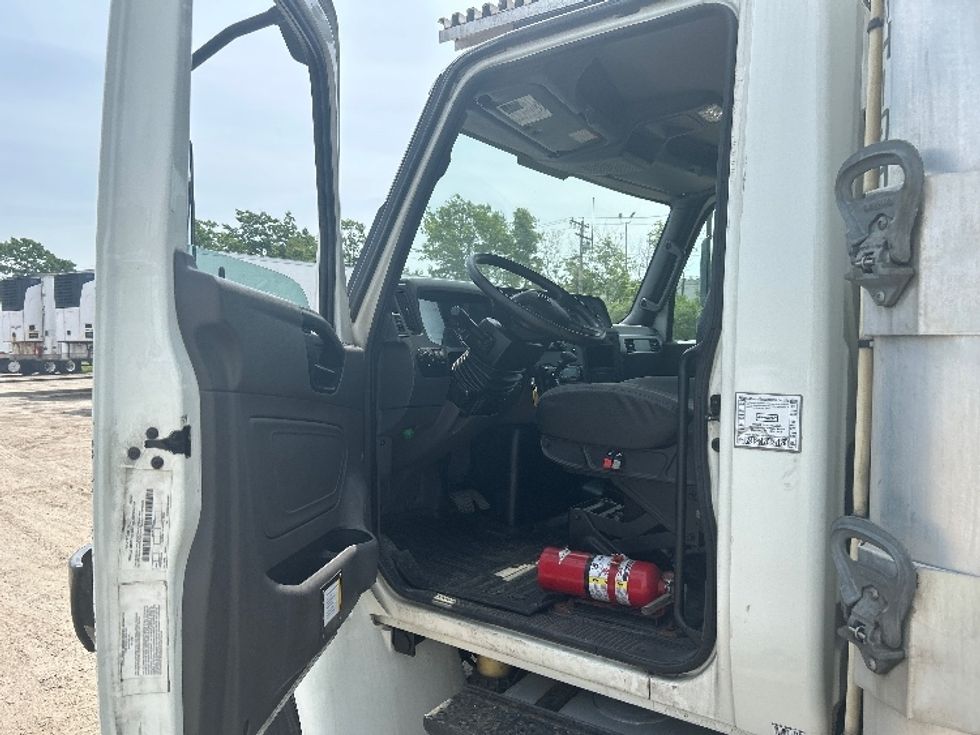 Refrigerated Truck-Light and Medium Duty Trucks-International-2021-MV607-Londonderry-NH-262,027\n\t\tmiles-$ 46,750 - Image 16