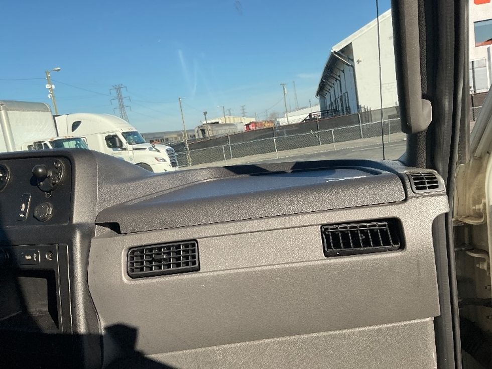 Refrigerated Truck-Light and Medium Duty Trucks-International-2021-MV607-Nashville-TN-203,148\n\t\tmiles-$ 60,500 - Image 21