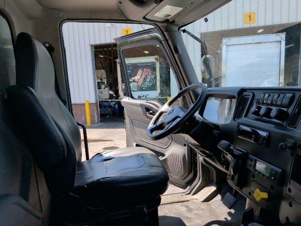 Refrigerated Truck-Light and Medium Duty Trucks-International-2021-MV607-New Bedford-MA-267,853\n\t\tmiles-$ 47,750 - Image 22
