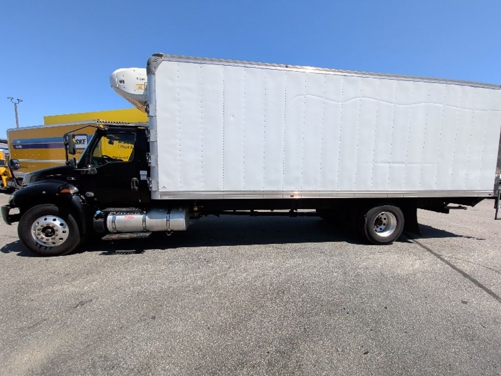 Refrigerated Truck-Light and Medium Duty Trucks-International-2021-MV607-New Bedford-MA-267,853\n\t\tmiles-$ 47,750 - Image 4