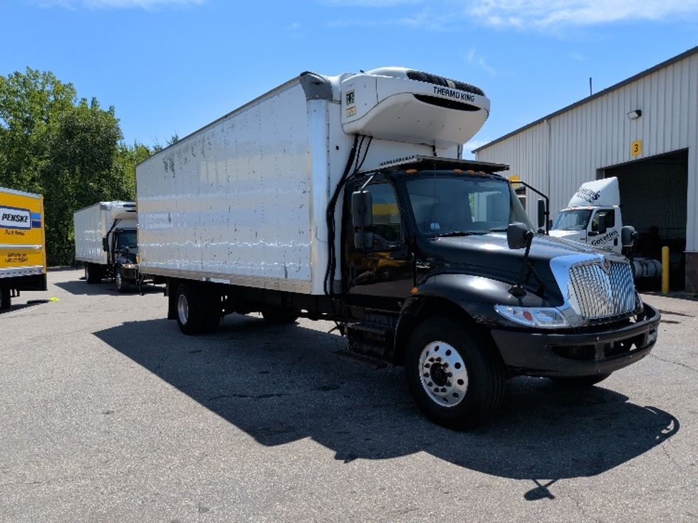 Refrigerated Truck-Light and Medium Duty Trucks-International-2021-MV607-New Bedford-MA-299,898\n\t\tmiles-$ 41,500 - Image 1