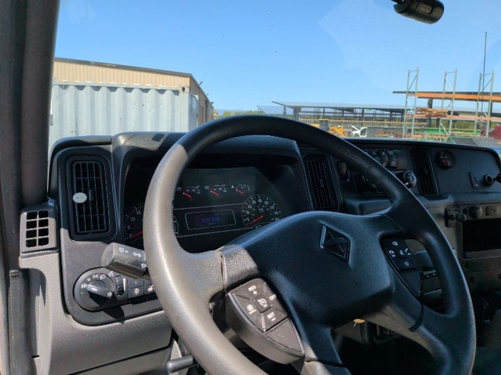 Refrigerated Truck-Light and Medium Duty Trucks-International-2021-MV607-New Bedford-MA-299,898\n\t\tmiles-$ 41,500 - Image 17