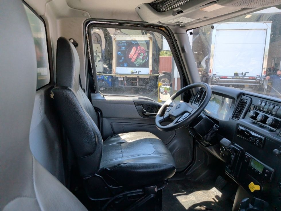 Refrigerated Truck-Light and Medium Duty Trucks-International-2021-MV607-New Bedford-MA-299,898\n\t\tmiles-$ 41,500 - Image 22