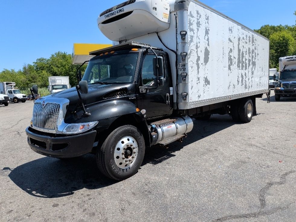 Refrigerated Truck-Light and Medium Duty Trucks-International-2021-MV607-New Bedford-MA-299,898\n\t\tmiles-$ 41,500 - Image 3