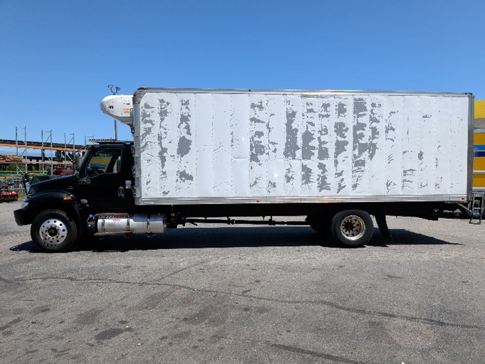 Refrigerated Truck-Light and Medium Duty Trucks-International-2021-MV607-New Bedford-MA-299,898\n\t\tmiles-$ 41,500 - Image 4