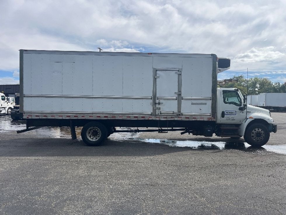 Refrigerated Truck-Light and Medium Duty Trucks-International-2021-MV607-Parsippany-NJ-171,421\n\t\tmiles-$ 60,500 - Image 14