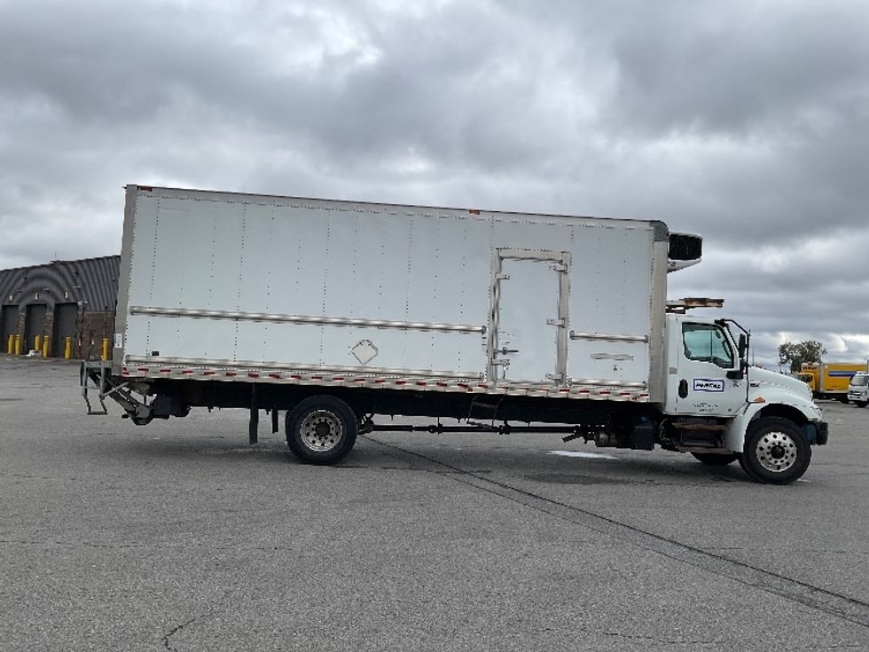 Refrigerated Truck-Light and Medium Duty Trucks-International-2021-MV607-Saint Laurent-PQ-138,125\n\t\tkm-$ 84,500 - Image 15