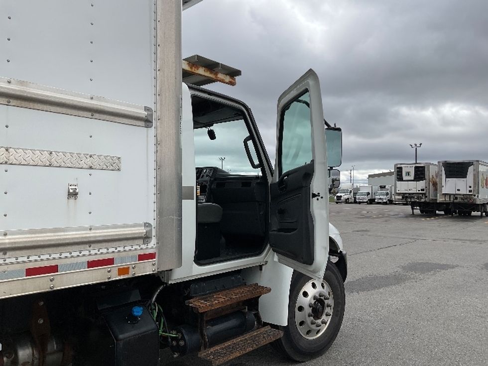 Refrigerated Truck-Light and Medium Duty Trucks-International-2021-MV607-Saint Laurent-PQ-138,125\n\t\tkm-$ 84,500 - Image 20