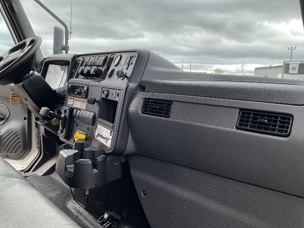 Refrigerated Truck-Light and Medium Duty Trucks-International-2021-MV607-Saint Laurent-PQ-138,125\n\t\tkm-$ 84,500 - Image 21