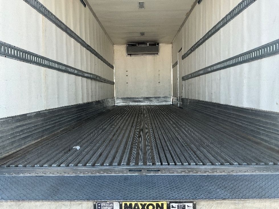 Refrigerated Truck-Light and Medium Duty Trucks-International-2021-MV607-Stoney Creek-ON-233,154\n\t\tkm-$ 76,750 - Image 10