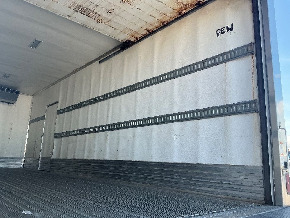 Refrigerated Truck-Light and Medium Duty Trucks-International-2021-MV607-Stoney Creek-ON-233,154\n\t\tkm-$ 76,750 - Image 12