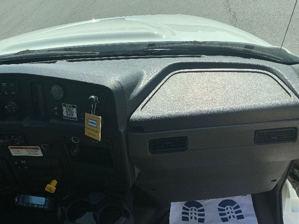 Refrigerated Truck-Light and Medium Duty Trucks-International-2021-MV607-Stoney Creek-ON-233,154\n\t\tkm-$ 76,750 - Image 21