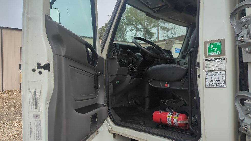 Refrigerated Truck-Light and Medium Duty Trucks-International-2021-MV607-Suwanee-GA-218,319\n\t\tmiles-$ 61,000 - Image 16