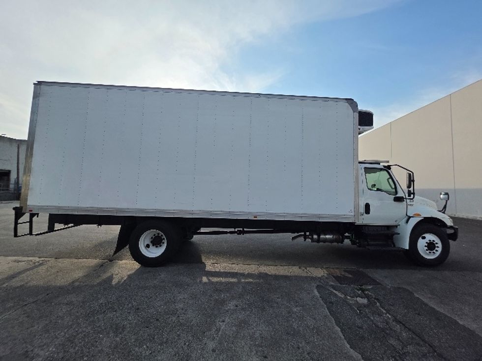 Refrigerated Truck-Light and Medium Duty Trucks-International-2021-MV607-Torrance-CA-106,427\n\t\tmiles-$ 68,250 - Image 15