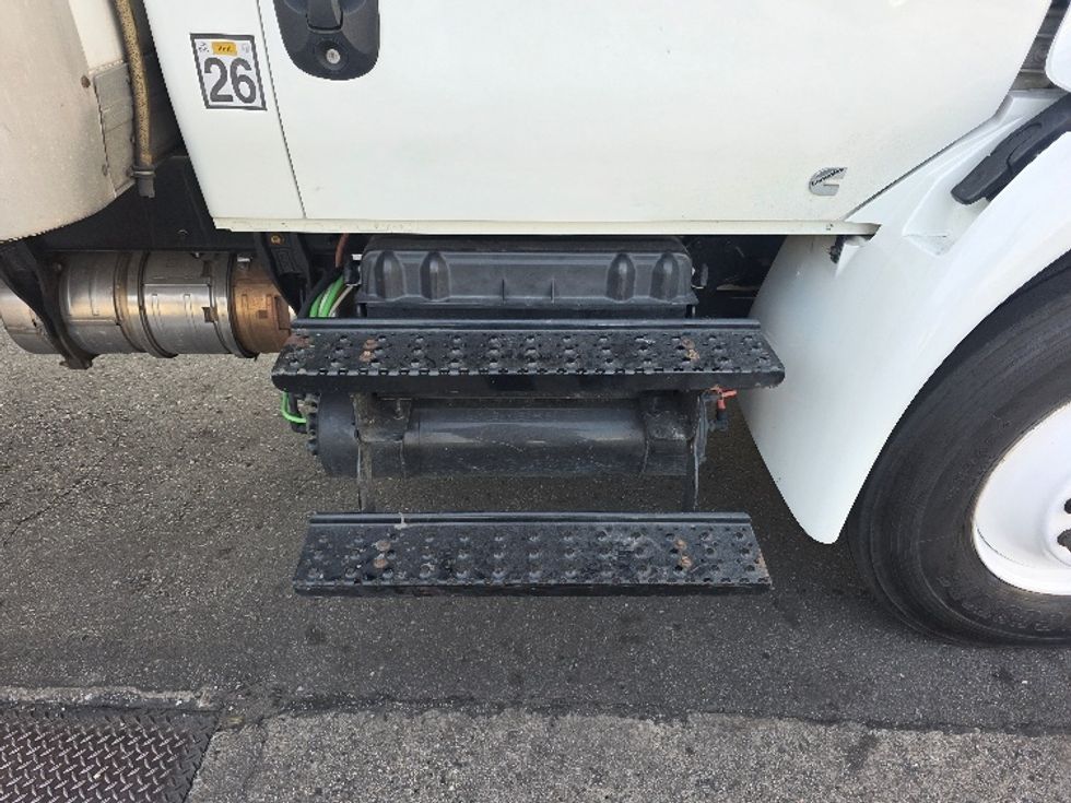 Refrigerated Truck-Light and Medium Duty Trucks-International-2021-MV607-Torrance-CA-106,427\n\t\tmiles-$ 68,250 - Image 26