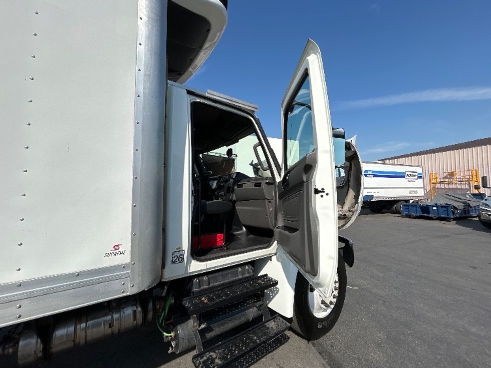 Refrigerated Truck-Light and Medium Duty Trucks-International-2021-MV607-Torrance-CA-83,112\n\t\tmiles-$ 70,750 - Image 19