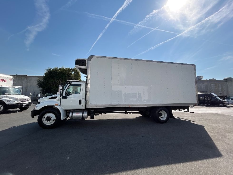 Refrigerated Truck-Light and Medium Duty Trucks-International-2021-MV607-Torrance-CA-83,112\n\t\tmiles-$ 70,750 - Image 4