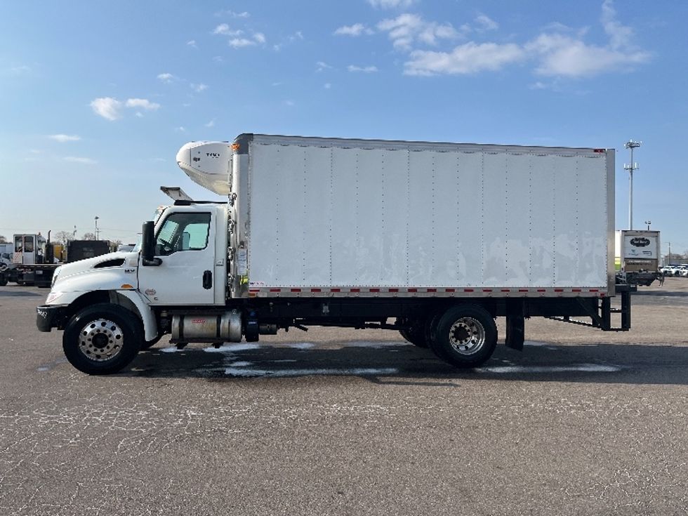 Refrigerated Truck-Light and Medium Duty Trucks-International-2021-MV607-Wixom-MI-153,909\n\t\tmiles-$ 56,750 - Image 4