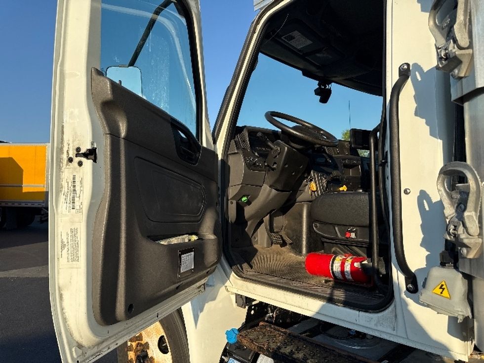 Refrigerated Truck-Light and Medium Duty Trucks-International-2022-MV607-Ceres-CA-74,111\n\t\tmiles-$ 74,250 - Image 16