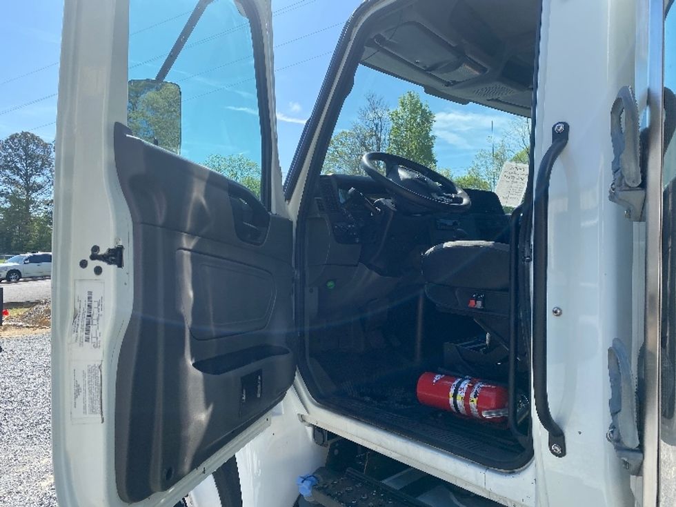 Refrigerated Truck-Light and Medium Duty Trucks-International-2022-MV607-Cleveland-TN-385,584\n\t\tmiles-$ 30,750 - Image 16