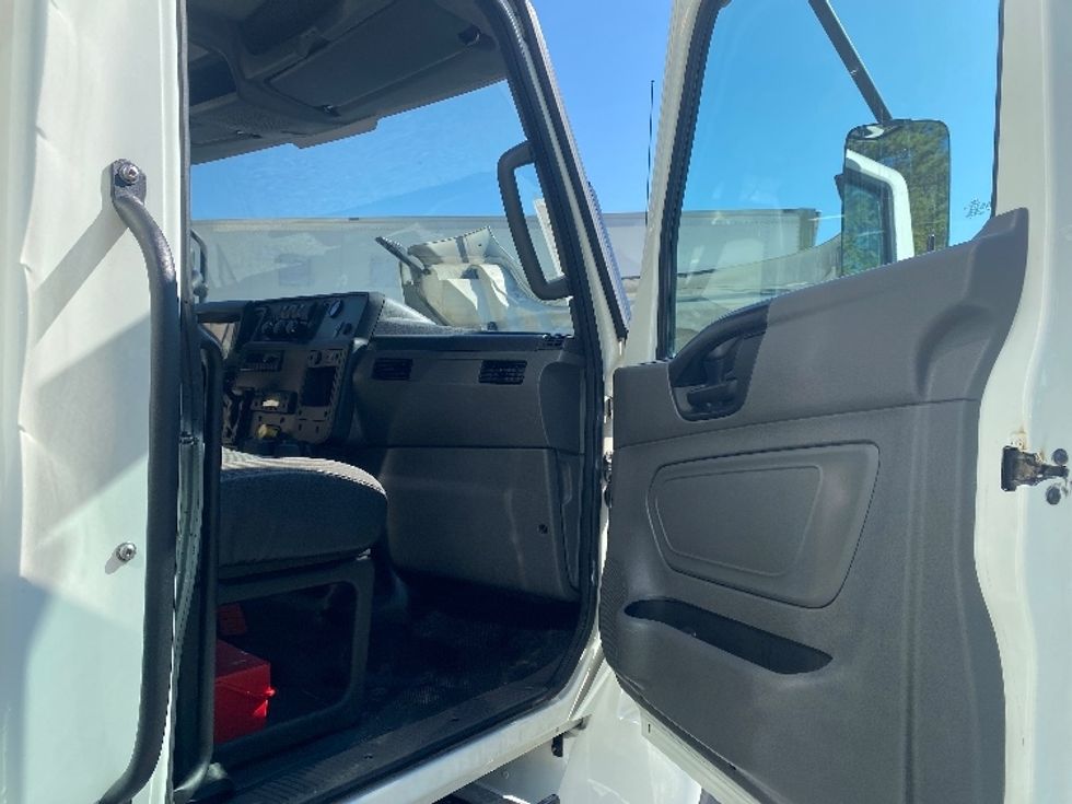 Refrigerated Truck-Light and Medium Duty Trucks-International-2022-MV607-Cleveland-TN-385,584\n\t\tmiles-$ 30,750 - Image 20