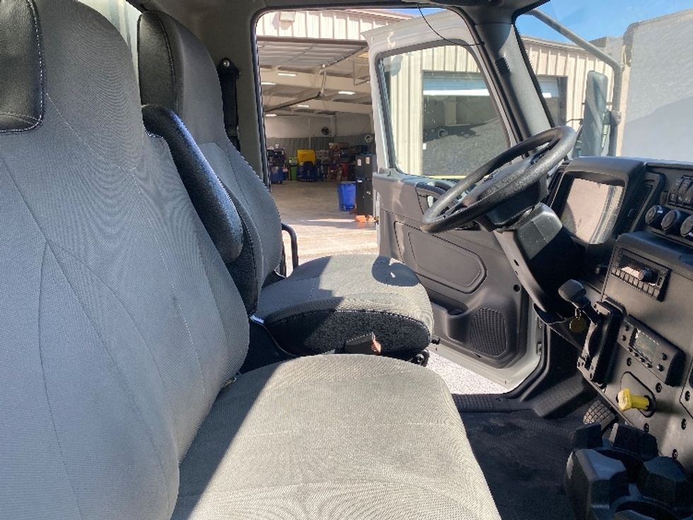 Refrigerated Truck-Light and Medium Duty Trucks-International-2022-MV607-Cleveland-TN-385,584\n\t\tmiles-$ 30,750 - Image 22