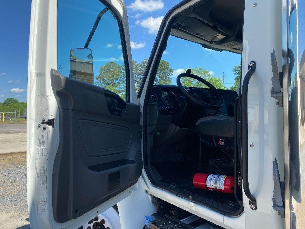 Refrigerated Truck-Light and Medium Duty Trucks-International-2022-MV607-Cleveland-TN-442,338\n\t\tmiles-$ 23,750 - Image 16