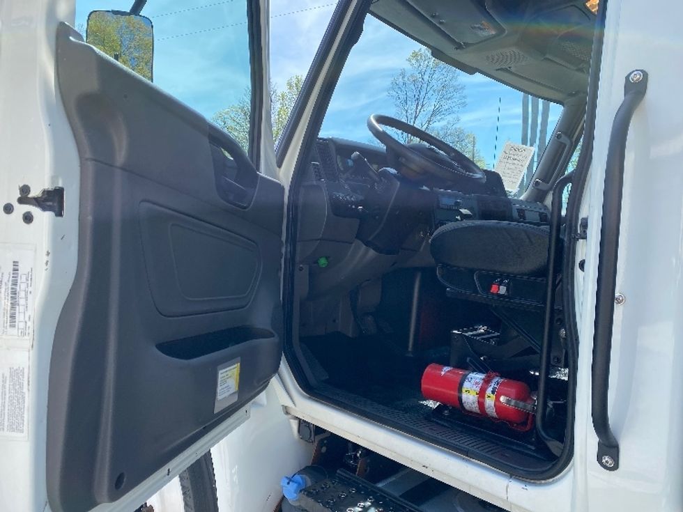 Refrigerated Truck-Light and Medium Duty Trucks-International-2022-MV607-Cleveland-TN-443,492\n\t\tmiles-$ 23,750 - Image 16