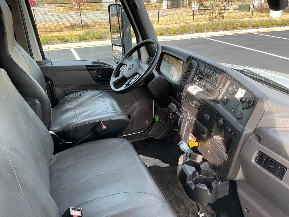 Refrigerated Truck-Light and Medium Duty Trucks-International-2022-MV607-Decatur-AL-353,791\n\t\tmiles-$ 50,750 - Image 22