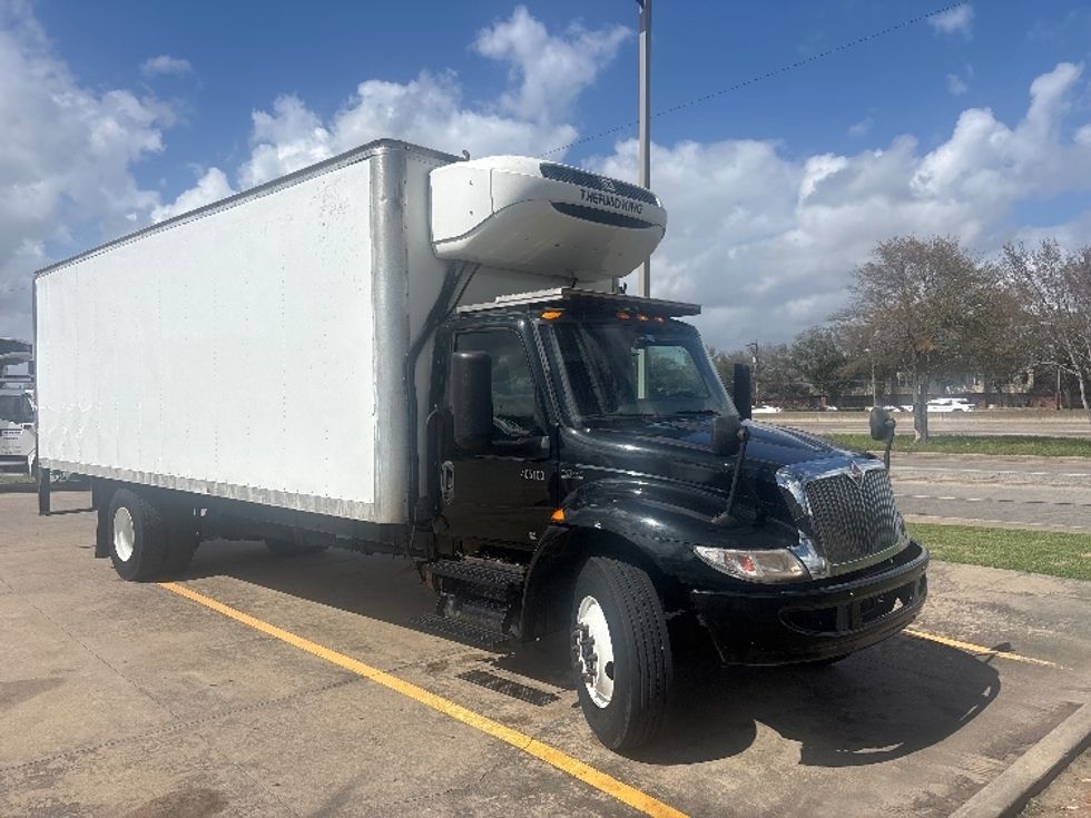 Refrigerated Truck-Light and Medium Duty Trucks-International-2022-MV607-Houston-TX-217,854\n\t\tmiles-$ 49,000 - Image 1